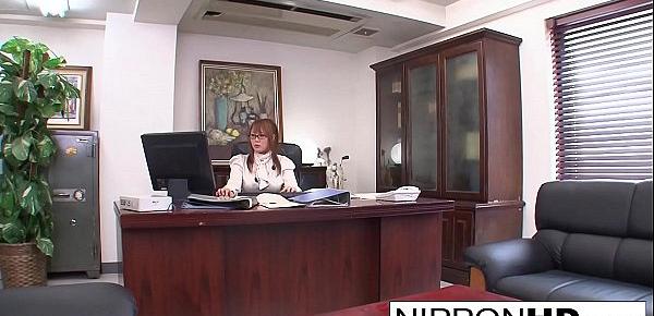  Japanese secretary masturbates at her desk